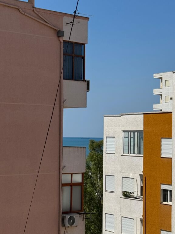 Shitet Apartament 2+1