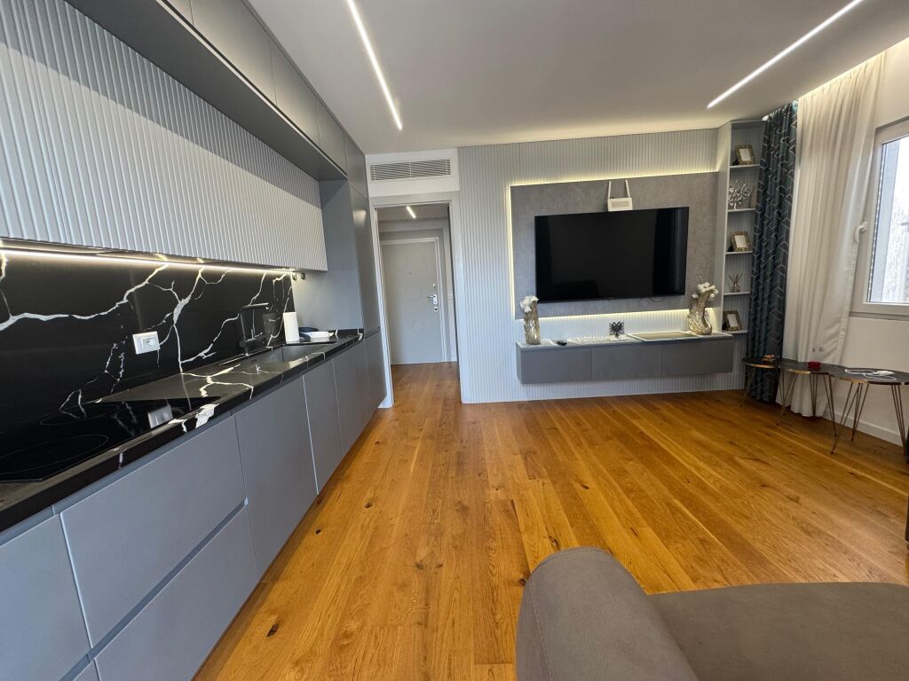 Shitet Apartament 2+1 Plazh Durres Pamje Deti