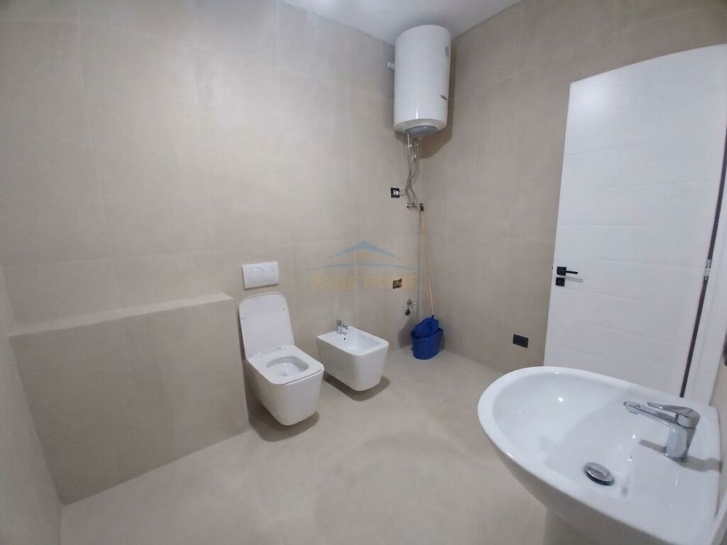 Shitet , Apartament 2+1 , Paskuqan , Tirane