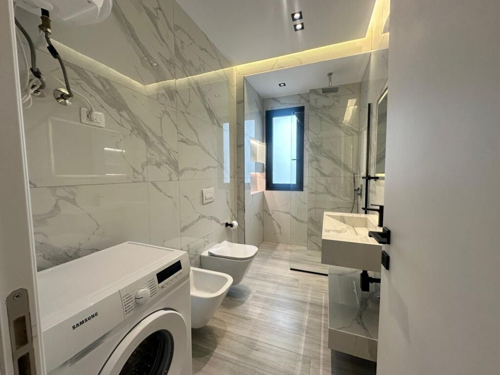 Apartament modern për qira afatgjatë Vlorë