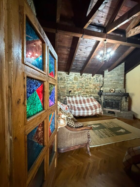 FOR SALE 3-STORY VILLA NDROQ 77,000,000 LEKE  FH-93591