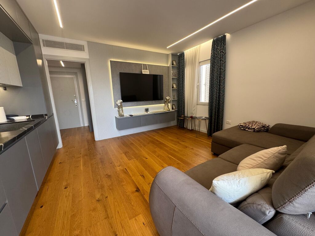 Shitet Apartament 2+1 Plazh Durres Pamje Deti