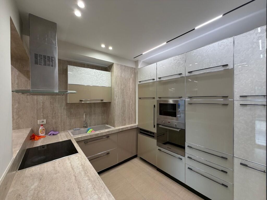 Qera,Apartament 3+1+2, TEK KOMPLEKSI NOBIS, LIQENI ARTIFICIAL