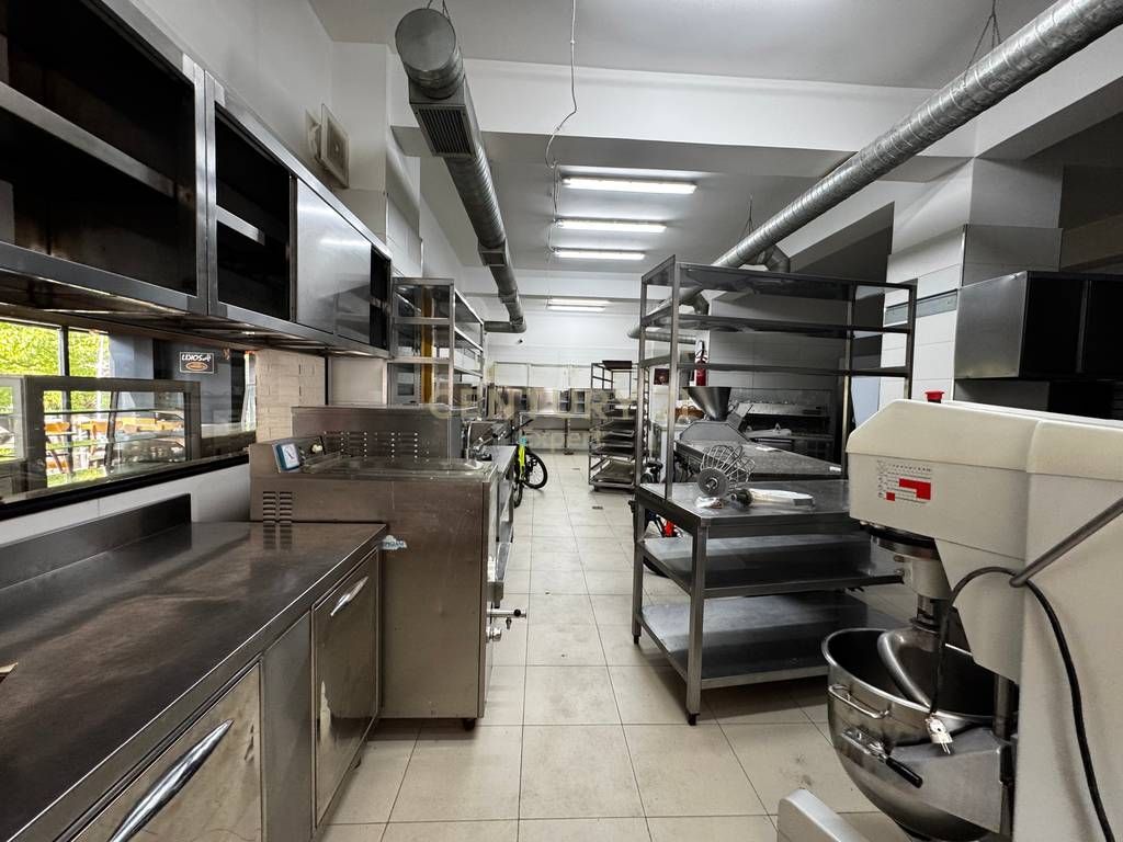 SHESIM DYQAN DHE AKTIVITET PER RESTAURANT, FURRE BUKE, PASTICERi 720,000 €