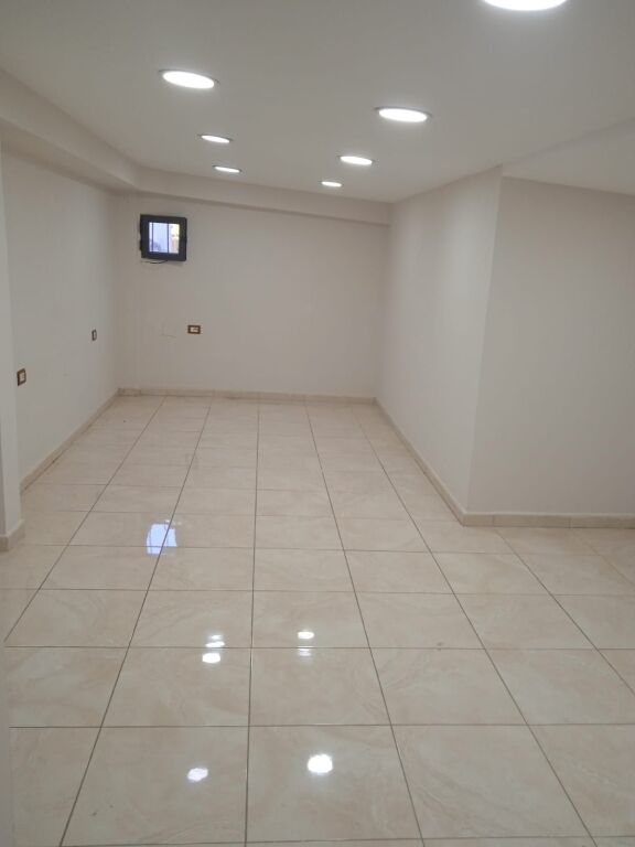 Rent | Ambjent Biznesi | Rruga e Durrësit | 450 €/month