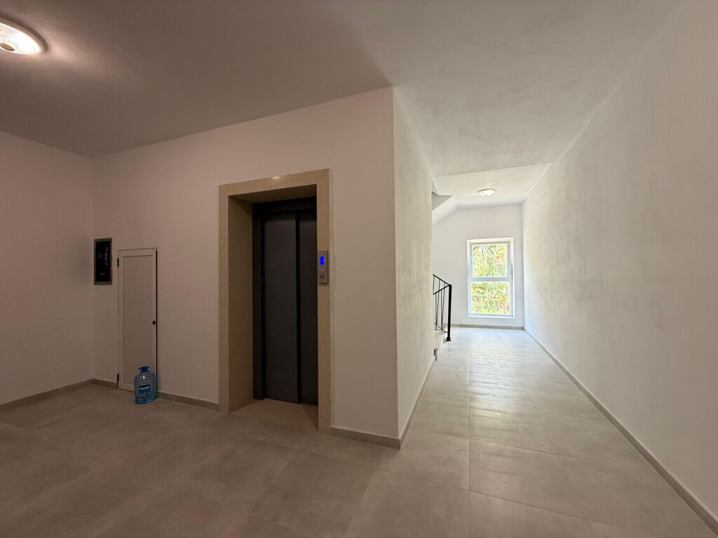 SHITET APARTAMENT 1+1 NE LUNGOMARE-VLORE