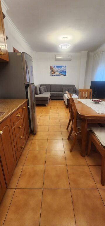 Apartament 2+1 me qira – Rruga Zonja Çurre, prane Shkolles se Baletit, Tiranë