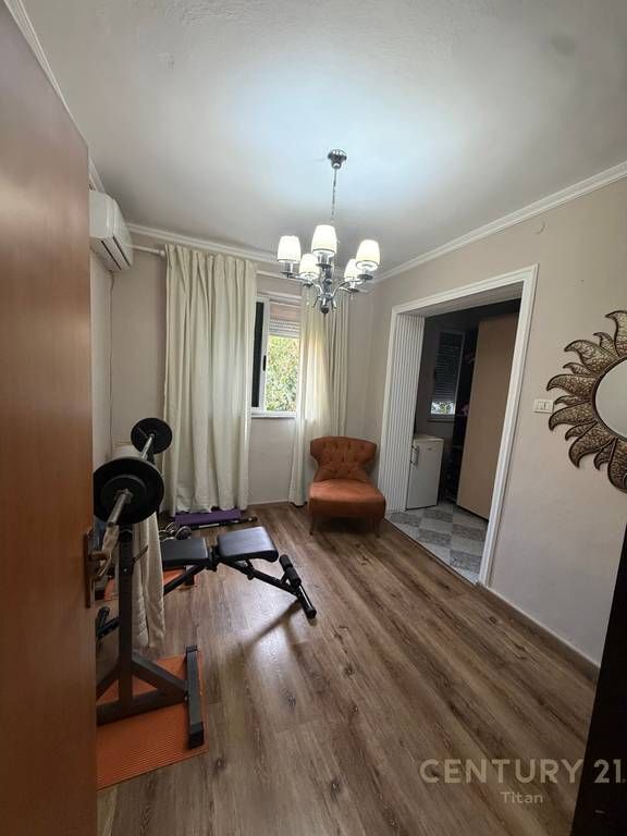 Shitet Apartament 2+1+2 ballkone te 21 Dhjetori