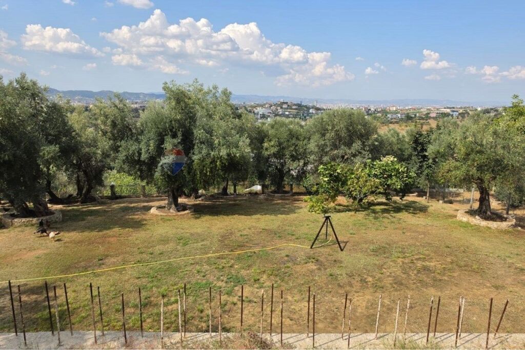 Jepet me qira Vila “Toscanino” – Farkë