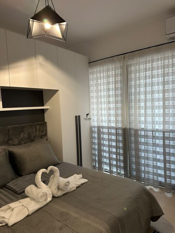 APARTAMENT ME QERA 1+1 RRUGA E DIBRES 55.000 LEKE FH-93503
