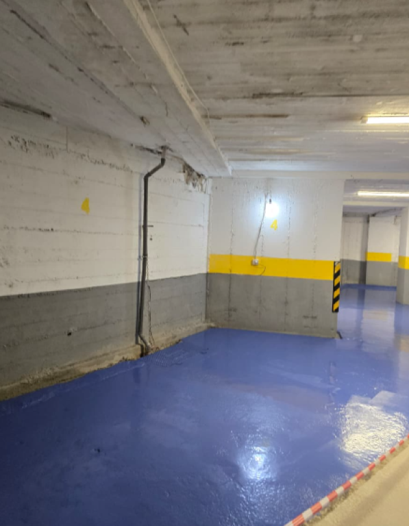 SHITEN POSTE PARKIMI 120 m² | PËRBALLË DELIJORGJIT