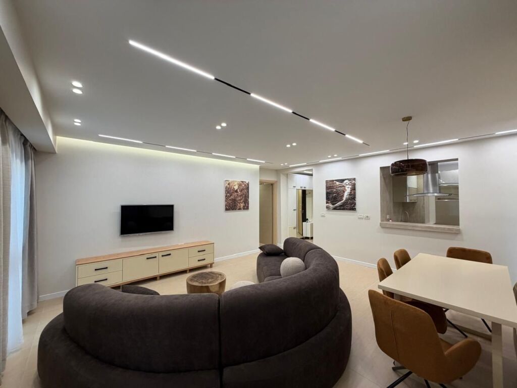 Qera,Apartament 3+1+2, TEK KOMPLEKSI NOBIS, LIQENI ARTIFICIAL