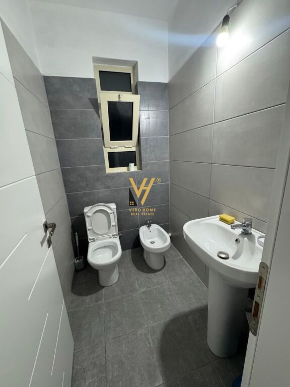 SHITET APARTAMENT 2+1+2+BLK NE BABRRU 12.800.000 LEKE