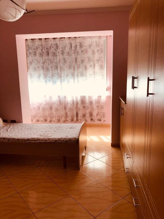 Apartament 2+1 ne Shitje Tek Varri i Bamit, prane Kryqezimit ID 5581