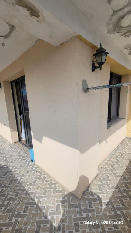 💫Shitet  Apartament 2+1+2 ballkone në zemër të Kavajë
