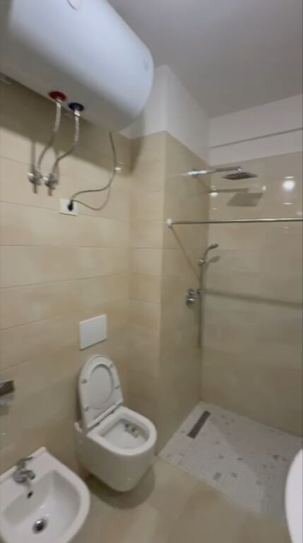 JEPET ME QIRA | APARTAMENT 1+1 + PARKIM – GREEN CITY 📍