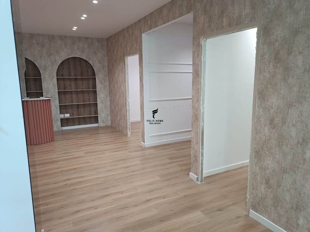OFFICE FOR RENT 80 M2 ASTIR 60,000 LEKE FH-93660