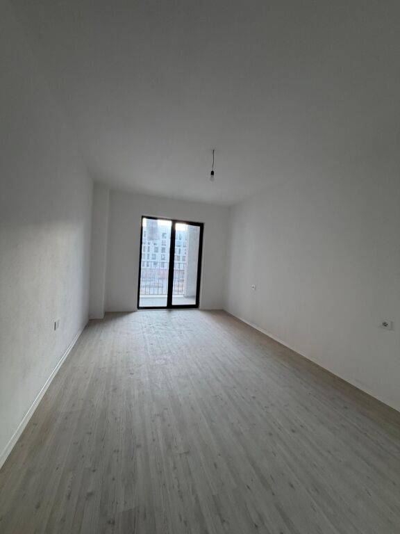 JEPET ME QIRA – APARTAMENT 1+1-Kombinat