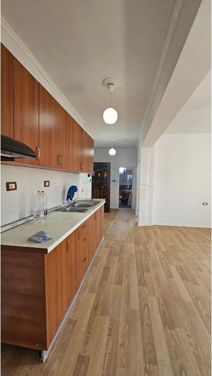 Shitet, Apartament 2+1, Spitali, Durrës 105,000 €    9,800,000 Lekë