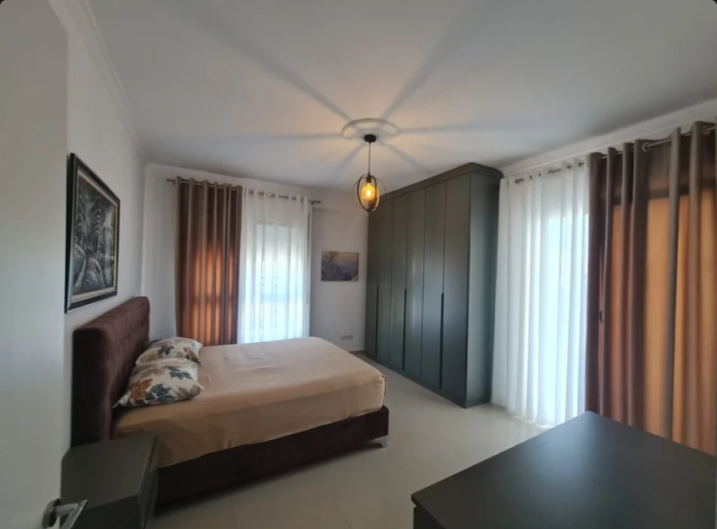 Apartament 3+1 me Qira Kopshti Botanik Tirane