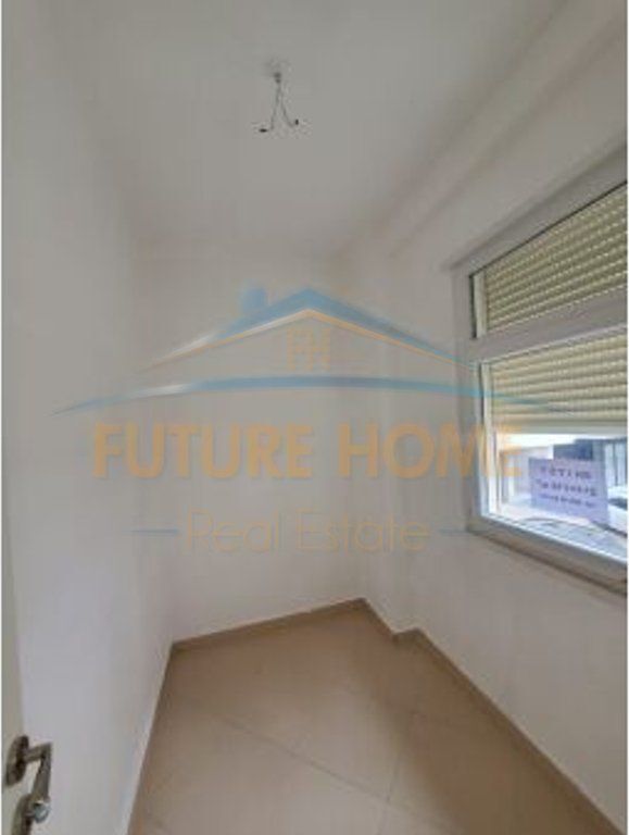Qera, Apartament 2+1+Depo , Fresku , Tiranë