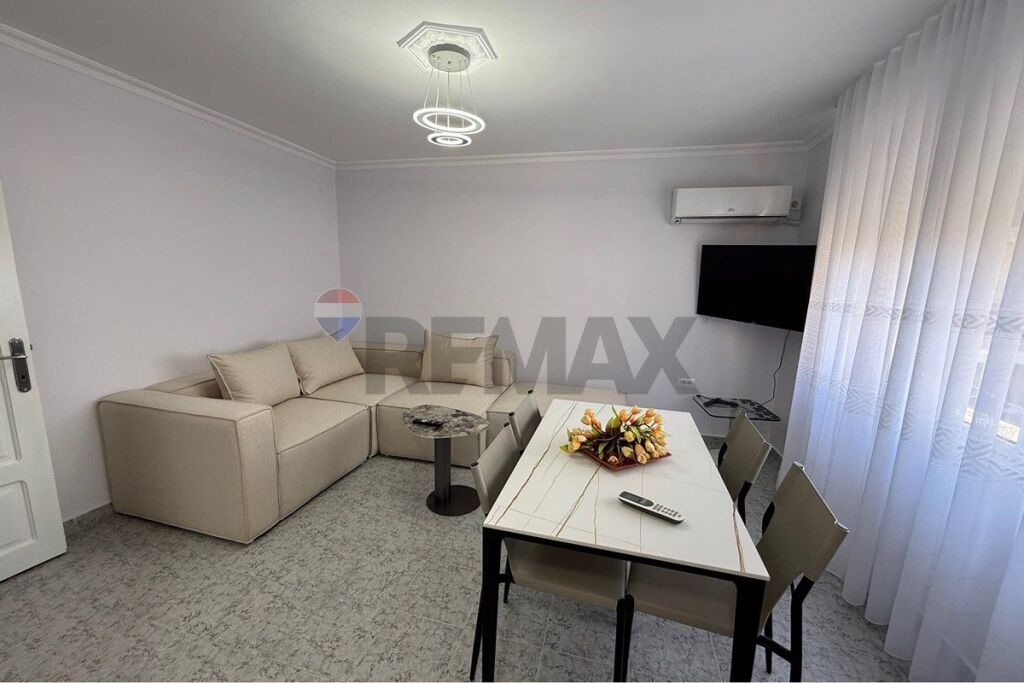 Jepet me qira apartament 3+1 në Bulevardin Zogu I!