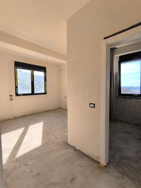 Apartament 2+1+2 per shitje kodra e diellit 128m2