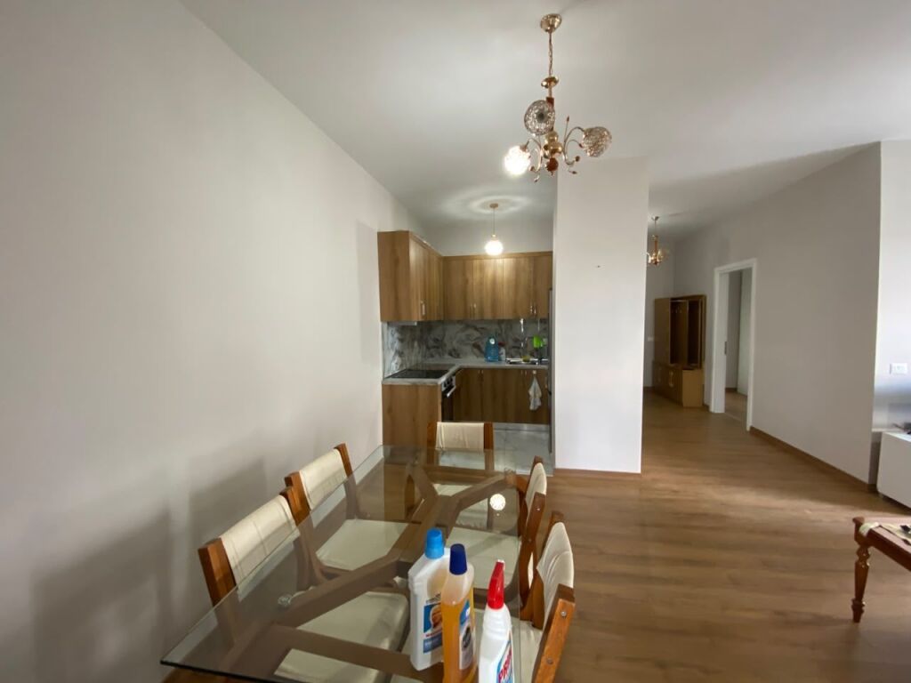 Qera, Apartament 2+1+2 , Kthesa e Kamzes, Tirane . Empire74278