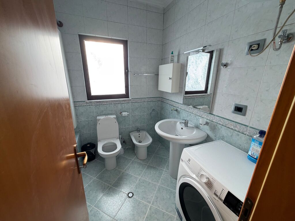 🏡 Apartament me qera 3+1 📍Blloku