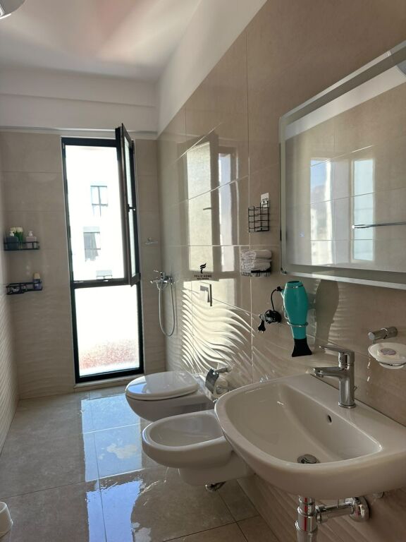 APARTAMENT ME QERA 1+1 RRUGA E DIBRES 55.000 LEKE FH-93503