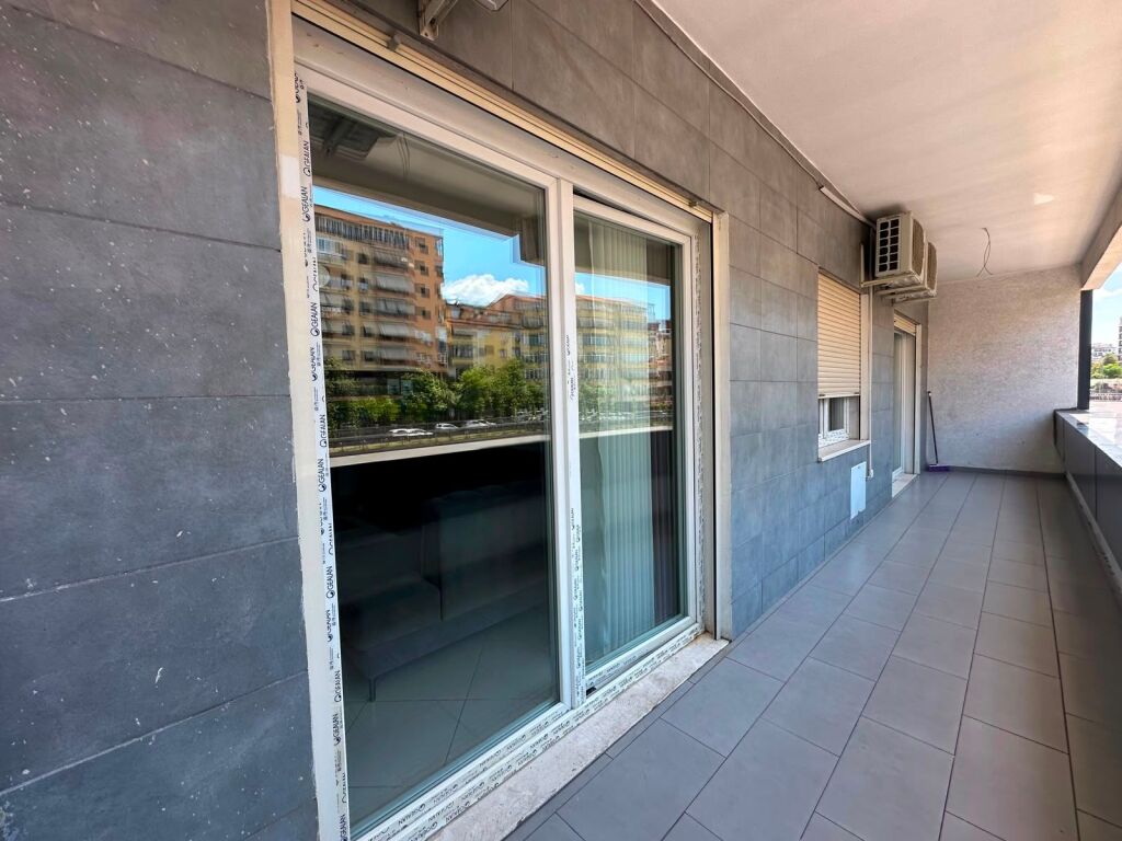 Rent | Apartament 2 + 1 | Komuna e Parisit | 800 €/month