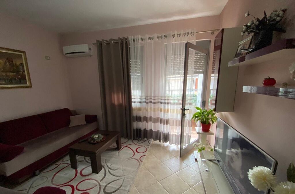 Affitto | Apartament 2 + 1 | Rruga Mine Peza | 700 €/mese