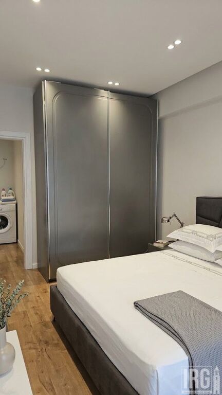 Jepet apartament 1+1+Post Parkimi me qira ne Sarande , Rruga Butrinti , 30 metra nga deti .
