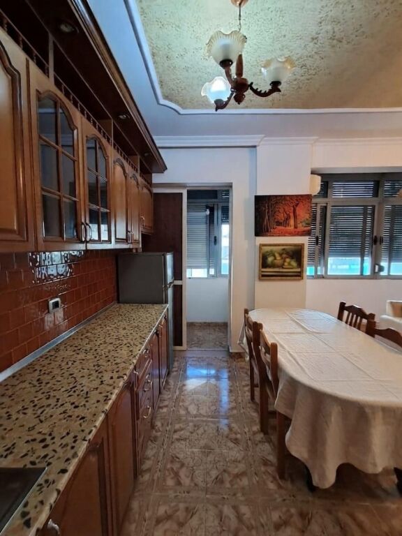 Qera | Apartament 2 + 1 | Rruga e Kavajes | 500 €/muaj