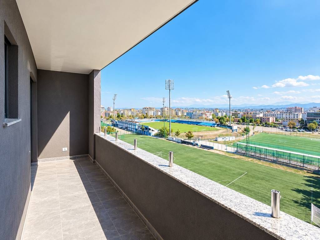 APARTAMENT 2+1+2 TUALETE + BALLKONE ME PAMJE TE LIRE ORJENTIM JUG-LINDJE-PERENDIM GJITH KOHES DRITE ,TEK STADIUMI !!