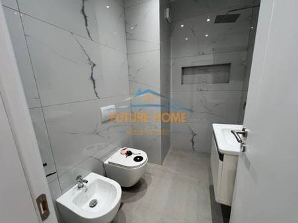 Shitet Apartament 2+1+2, Rruga Jordan Misja, Tiranë.