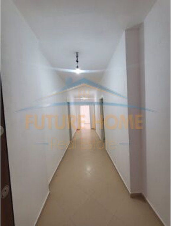 Qera, Apartament 2+1+Depo , Fresku , Tiranë