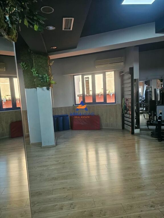 VENDITA AMBIENTE 190 M2 "STRADA ELBASANIT, VICINO A DOWN TOWN" 646.000 EURO