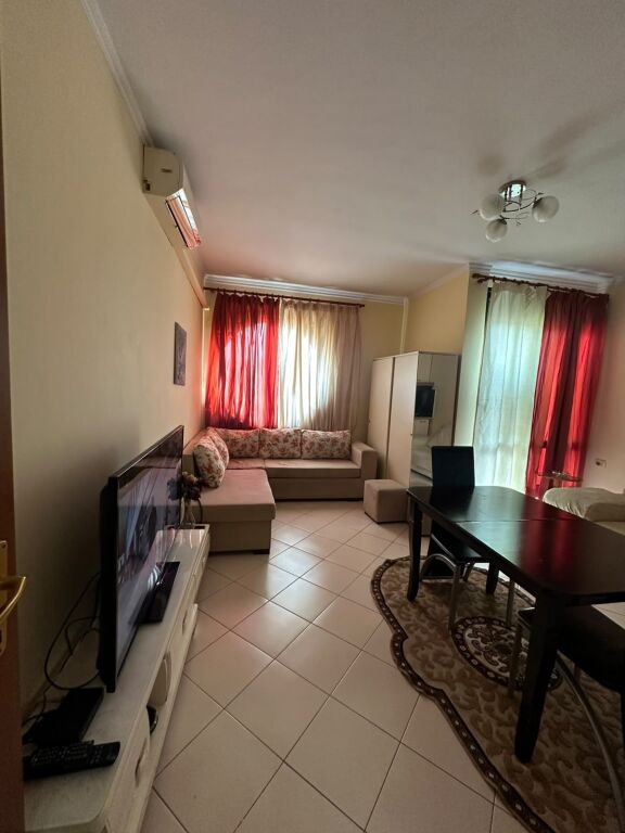 APARTAMENT 3+1 ME QIRA