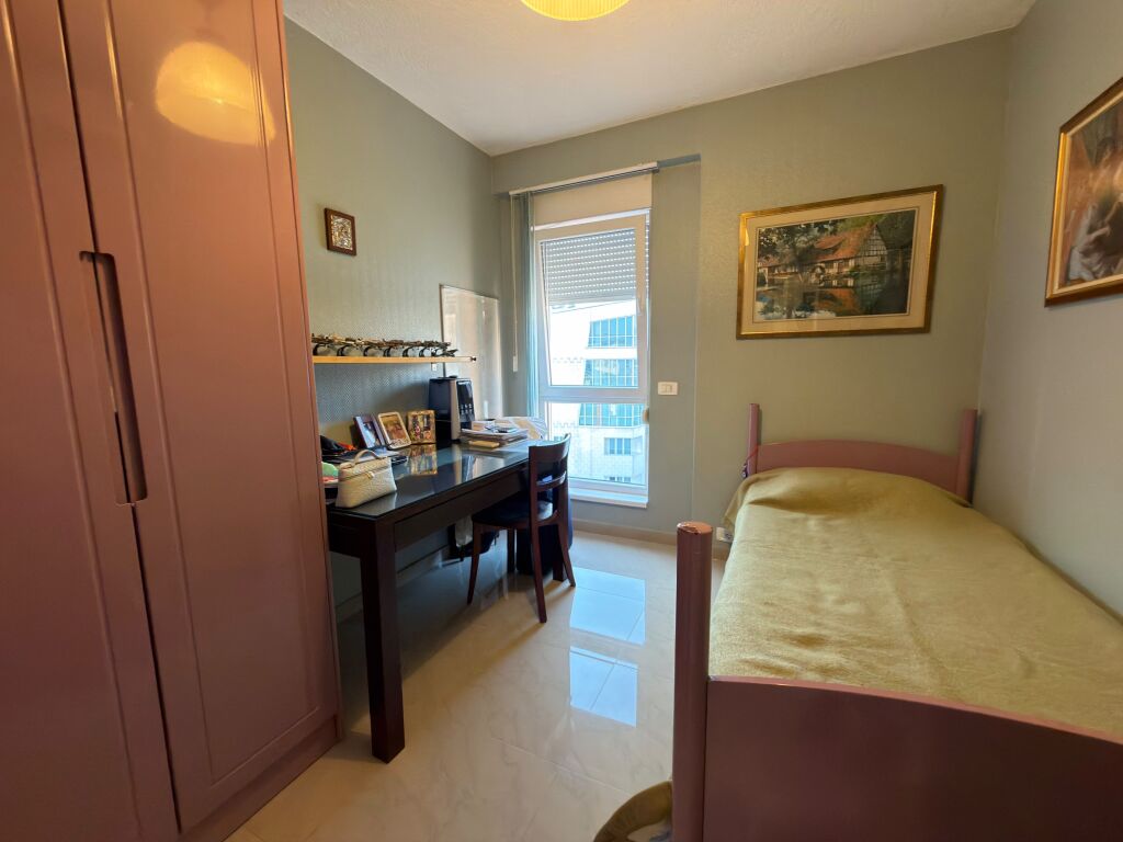 Jepet me qira apartament 3+1