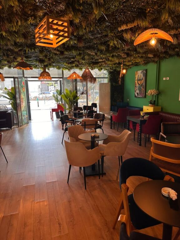 Jepet ambient bar coffee duplex me qera tek Rruga Konferenca e Pezes , prane UKT , Yzberisht , Misto Mame , Rruga e Kavajes , Pallati me Shigjeta .