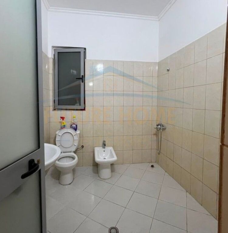 Shitet, Apartament 2+1, Rruga Thesarit, Fresk, Tirane