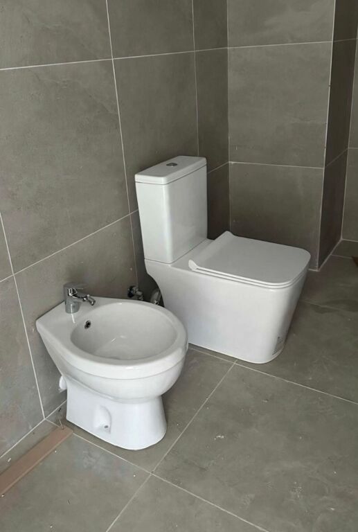 Shitet Apartament 1+1+Post Parkimi Paskuqan