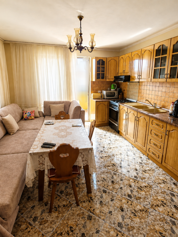 💫Shitet  Apartament 2+1+2 ballkone në zemër të Kavajë