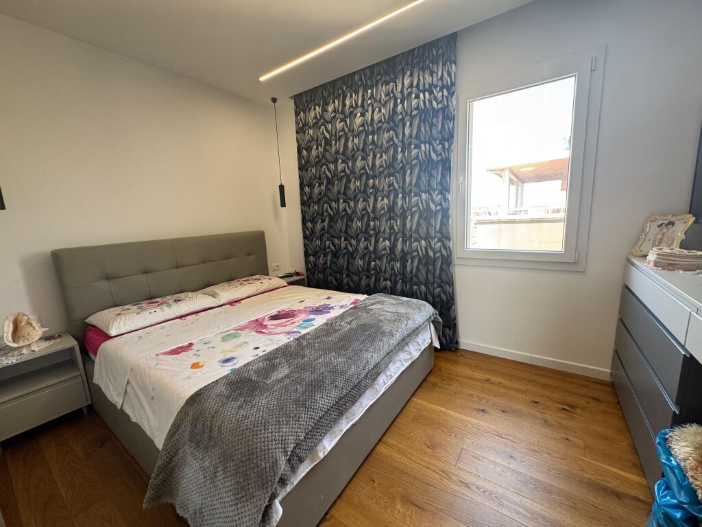 Shitet Apartament 2+1 Plazh Durres Pamje Deti