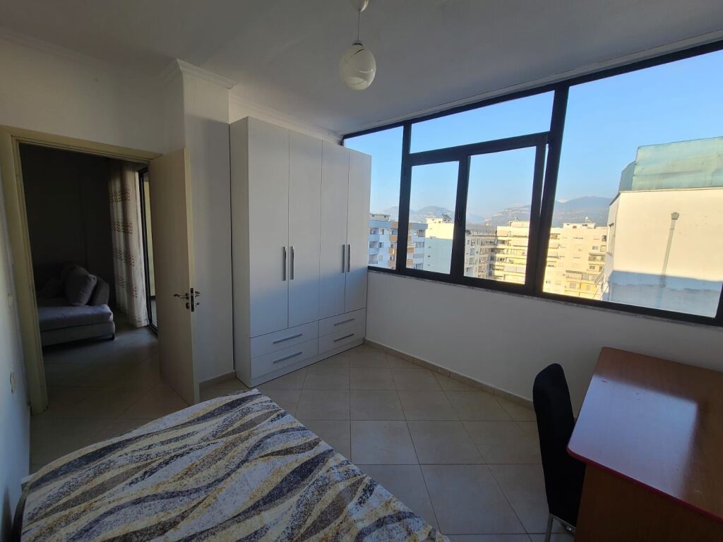 Apartament 2+1 (Rruga "Thoma Koxhaj", Pallatet Çabej), Tiranë