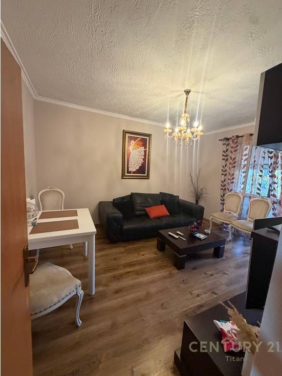 Shitet Apartament 2+1+2 ballkone te 21 Dhjetori