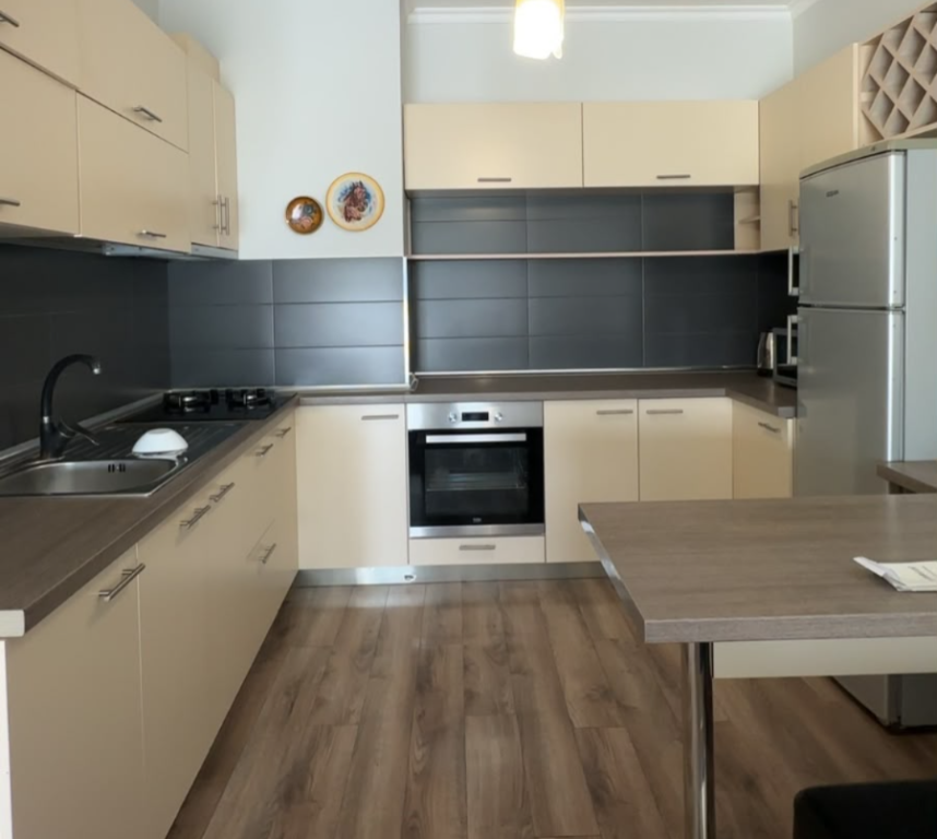 Jepet apartament 1+1 me qira tek Rruga Don Bosko , prane Pasticeri Aroma , Rruga Jordan Misja !60.000 leke!!