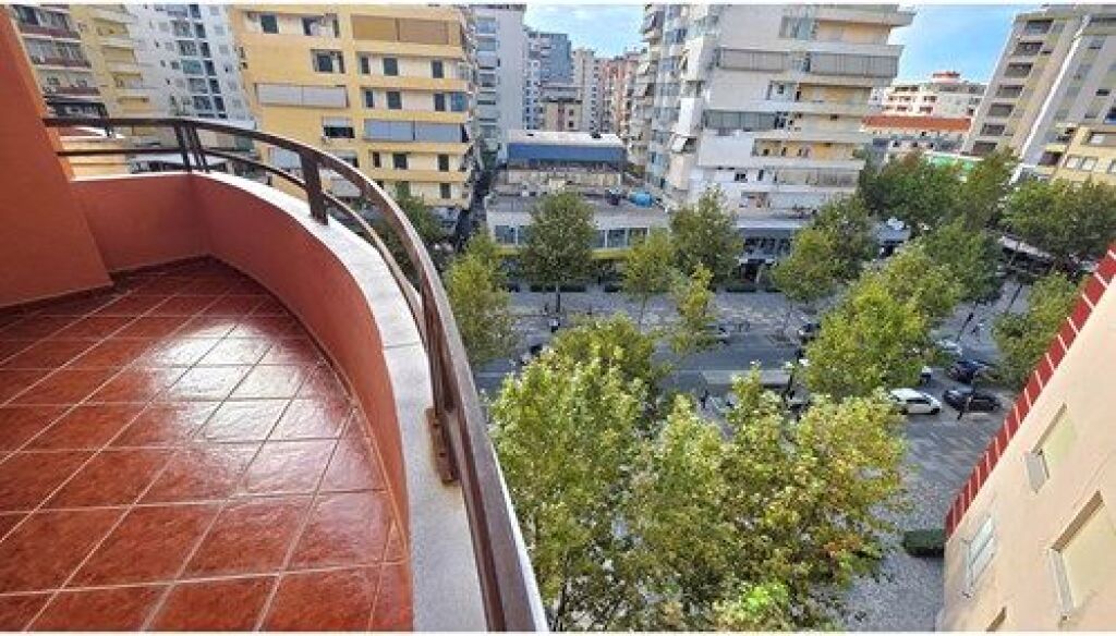 Appartamento 2+1 in affitto sul viale