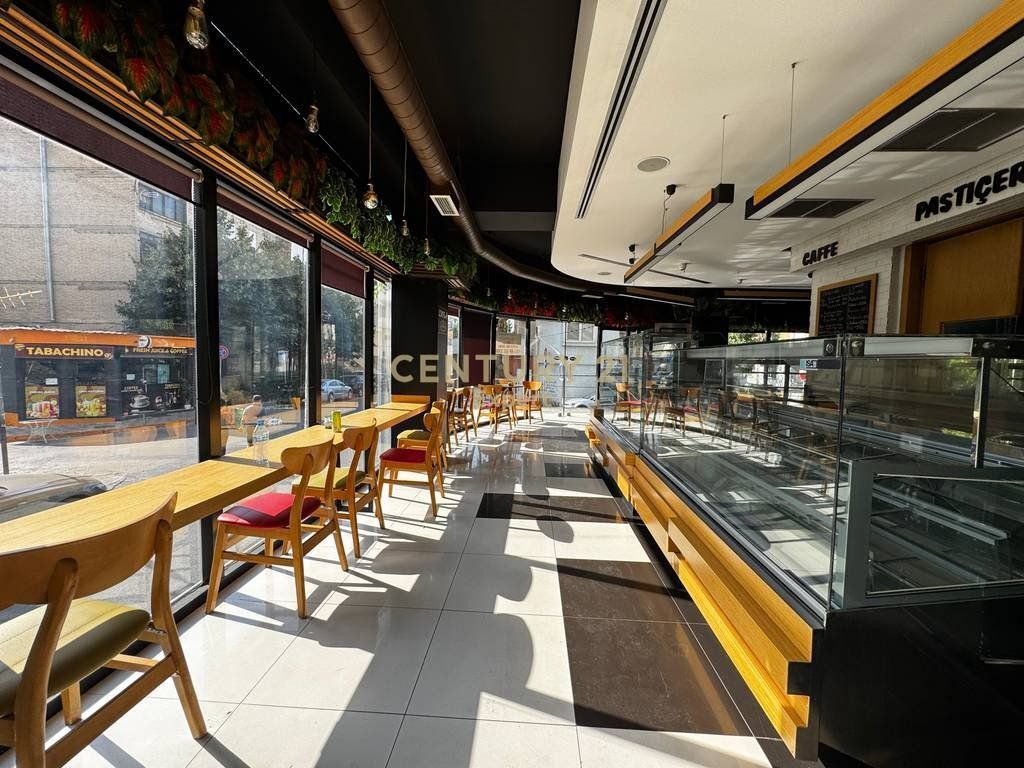 AFFITTO NEGOZIO E ATTIVITÀ PER RISTORANTE, FORNO, PASTICCERIA